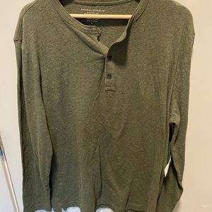 NWT Banana Republic Men’s Vintage Long Sleeve Tee